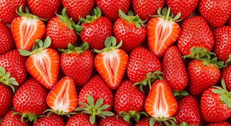 Strawberry background image 3